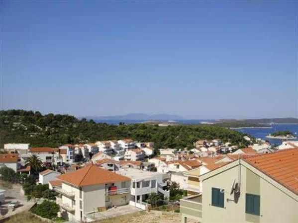 Apartments Mazuran Hvar Town Esterno foto