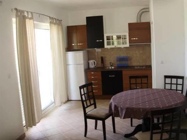 Apartments Mazuran Hvar Town Esterno foto